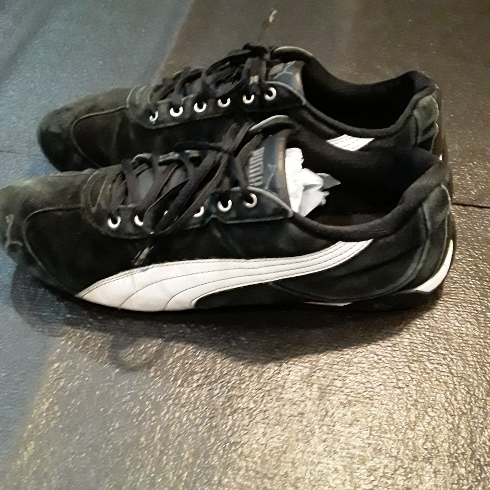 Preowned size 11 Puma Speedcats